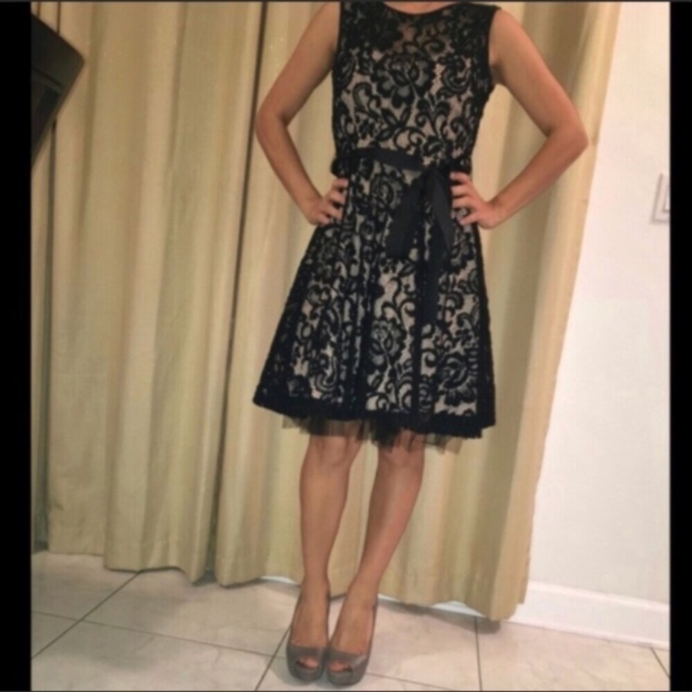 Cache black lace mid dress